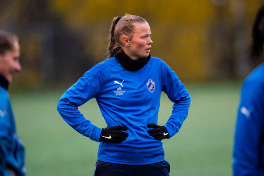 Rikke Fleischer Nedreaas of Grei warms up
