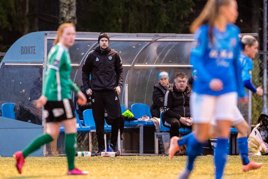 Mike McCabe, head coach of Fløya