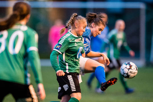 Amalie Isabell Taraldsen of Fløya and Kamilla Børve