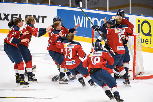 Stockholm Nords spelare jublar