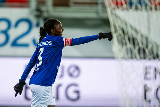 Ajara Nchout Njoya of Vålerenga celebrates