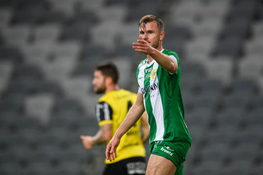 Hammarbys Richard Magyar reagerar
