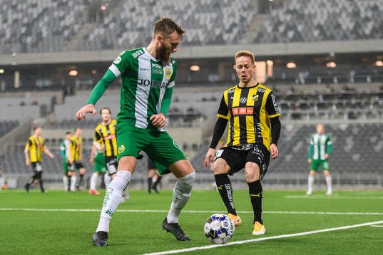 Hammarbys Simon Sandberg och Häckens Nikola Gulan