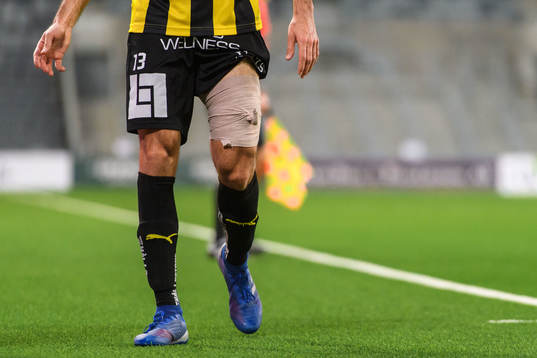 Häckens Nikola Gulan med ett lindat ben