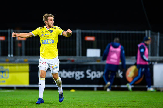 Falkenbergs Marcus Mathisen jublar