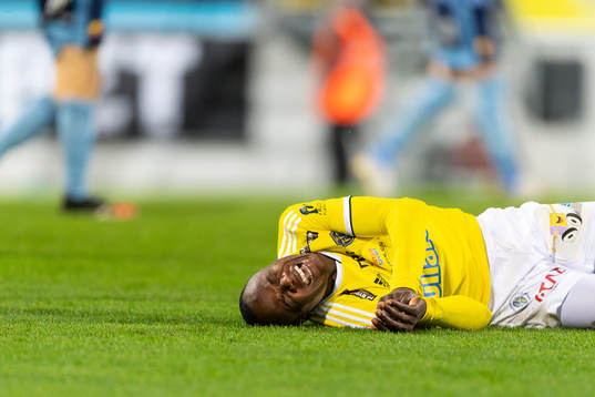 Falkenbergs Nsima Peter har ont