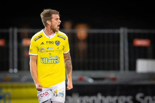 Falkenbergs Marcus Mathisen jublar