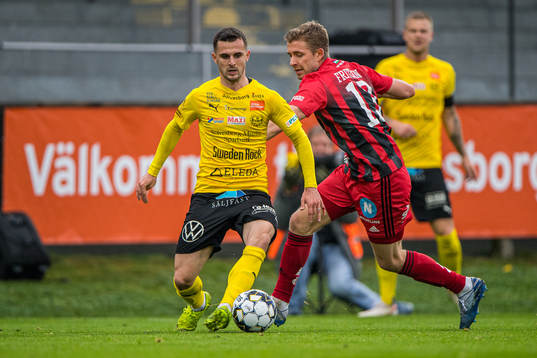 Mjällbys Kadir Hodzic  och Östersunds Ludvig Fritzson