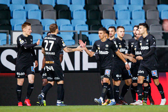 Örebros spelare jublar