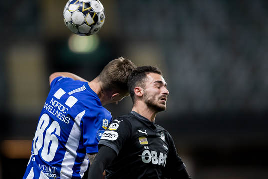 IFK Göteborg Pontus Wernbloom och Örebros Simon Amin
