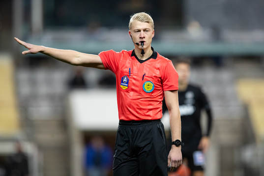 Domare Adam Ladebäck