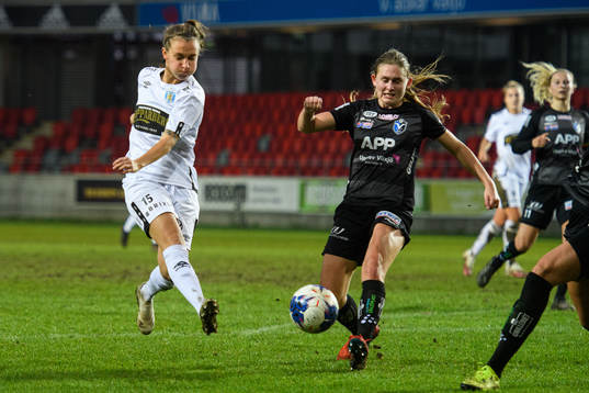 Göteborgs Julia Zigiotti Olme och Växjös Jennie Nordin