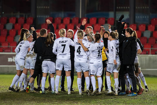Bläddra bland fler bilder av Fotboll, Damallsvenskan, Växjö - Kopparbergs/Göteborg