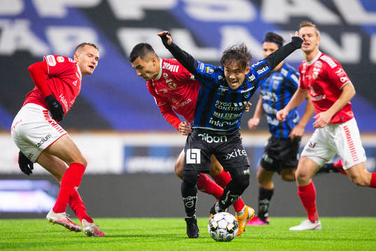 Sirius Yukiya Sugita och Kalmars Emin Nouri