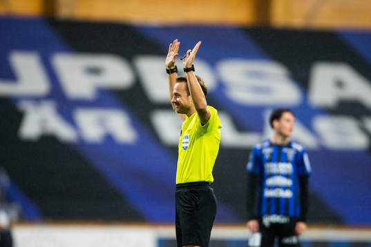 Domare Kristoffer Karlsson ber om ursäkt