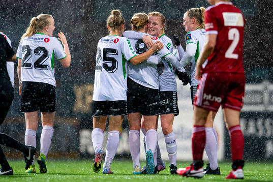 Guro Næss Berge of Hønefoss celebrates with teammate