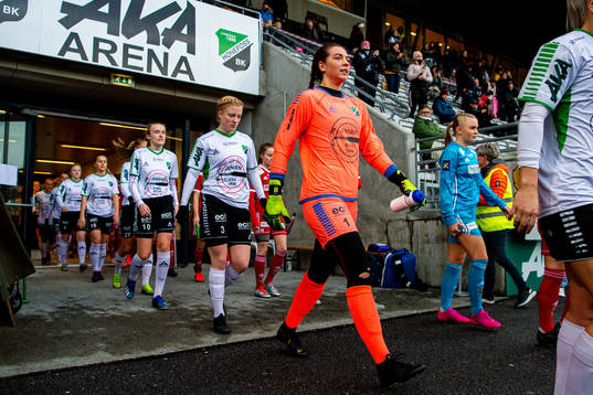 Goalkeeper Karolina Dabrowska Westbyn of Hønefoss