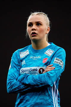Goalkeeper Hanne Larsen of Medkila