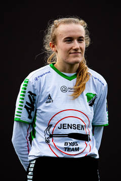 Jenny Strandheim of Hønefoss