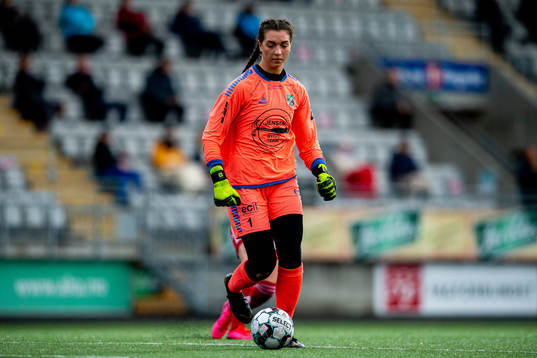 Goalkeeper Karolina Dabrowska Westbyn of Hønefoss