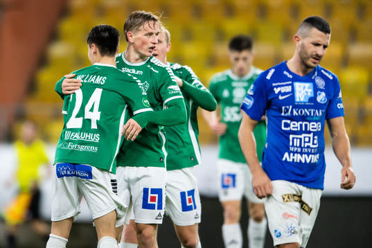 Brages Douglas Karlberg jublar