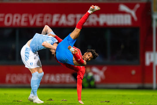 Helsingborgs Joseph Ceesay och Malmö FFs Sören Rieks