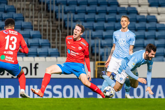 Helsingborgs Adam Eriksson och Adi Nalic i i kamp om bollen