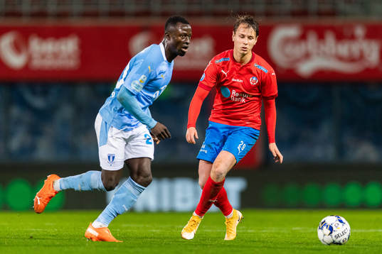Helsingborgs Alex Timossi och Malmö FFs Bonke Innocent