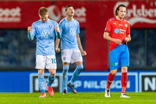 Malmö FFs Anders Christiansen jublar medan Helsingborgs