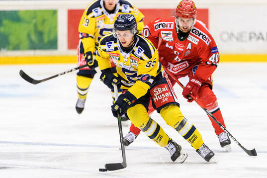 Södertäljes Nick Olesen och Modos Kalle Jellvert