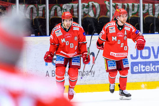 Modos Frank Corrado och Sebastian Ohlsson jublar
