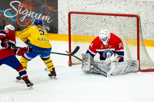 Emmy Alasalmi makes 3-0