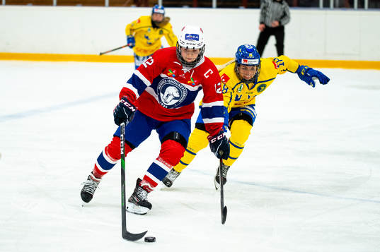 Ingrid Morset of Norway and Moa Wernblom of Sweden