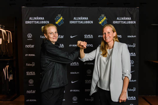 s damlag, och sportchef Anne Mäkinen