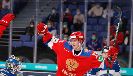 Ilya Safonov #32, RUS celebrating 3-0 goal against Finland
