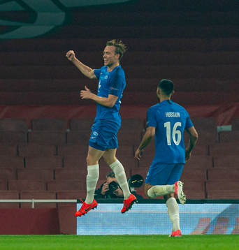 LONDON, ENGLAND - Thursday, November 5, 2020: Molde's