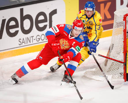 Vasili Podkolzin #19, RUS and Linus Ölund #36, SWE