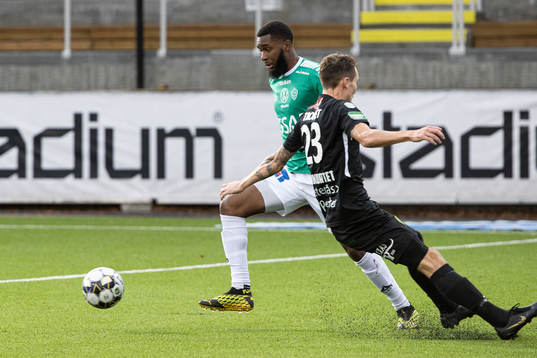 Brages Moses Makasi och Västerås Filip Tronet