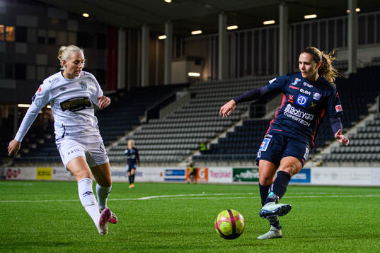 Göteborgs Stina Blackstenius och Linköpings Emma
