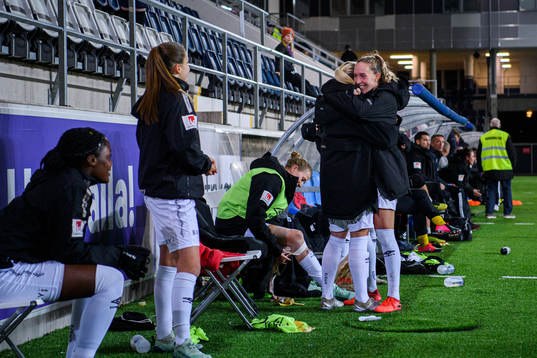 Göteborgs Julia Roddar och Rebecka Blomqvist  jublar
