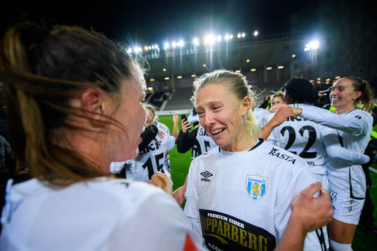 Göteborgs Rebecka Blomqvist jublar över SM-guldet