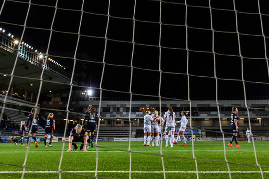 Göteborgs Stina Blackstenius jublar med lagkamrater