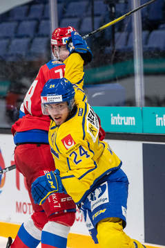 Kirill Kirsanov #78, RUS, Andreas Wingerli #24, SWE<
