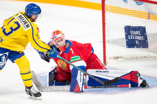 Niklas Hansson #13, SWE misses penaltyshot Yaroslav Askarov