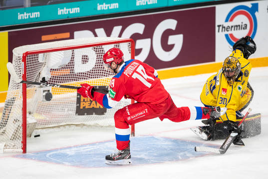 Vasili Podkolzin #19, RUS score penaltyshot Samuel Ersson