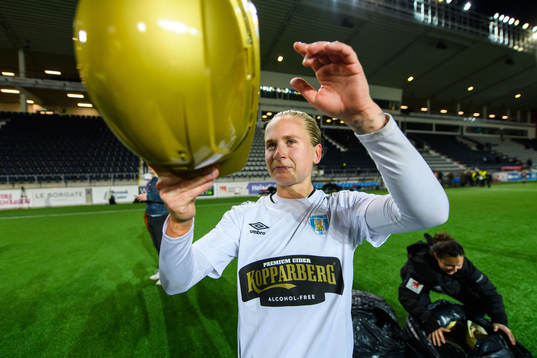 Göteborgs Filippa Curmark jublar över SM-guldet