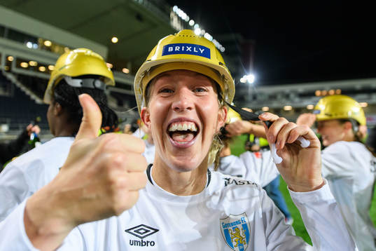 Göteborgs Julia Roddar jublar över SM-guldet