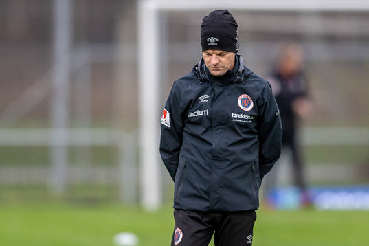 Örebros tränare Stefan Ärnsved deppar
