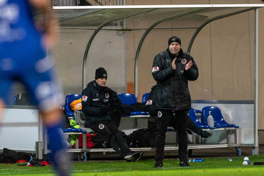 Örebros tränare Martin Skogman reagerar