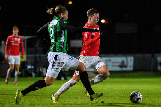 GAIS Charlie Weberg och Degerfors Erik Lindell